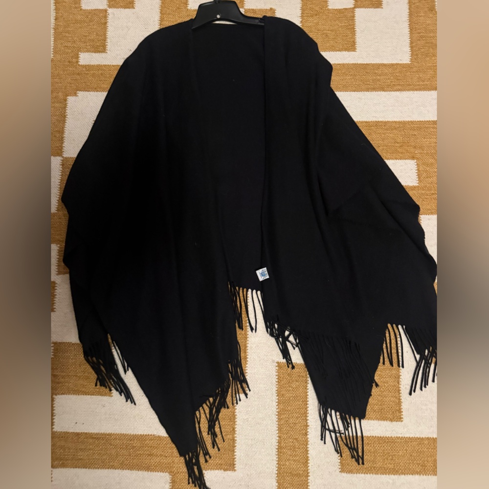 PORTOLANO Black Fringe poncho